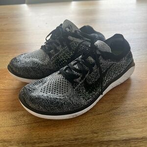 Women’s Nike fly knit running